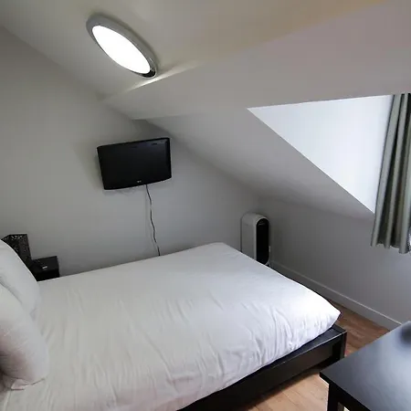 Le Daly's Отель Париж